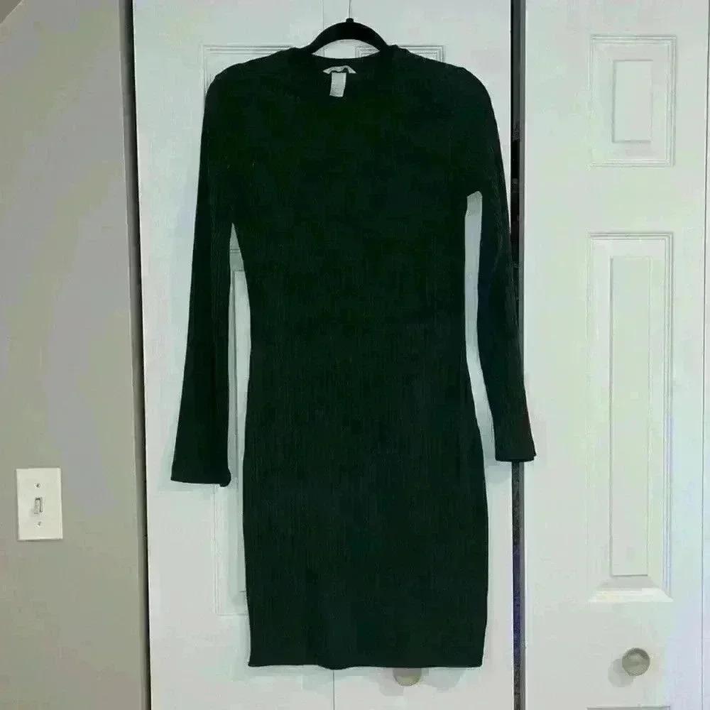 Green‎ H&M dress.